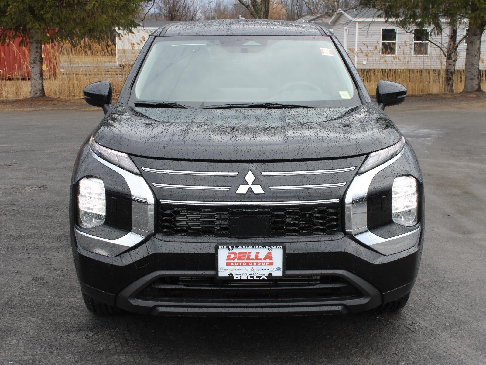 2026 Mitsubishi Outlander ES