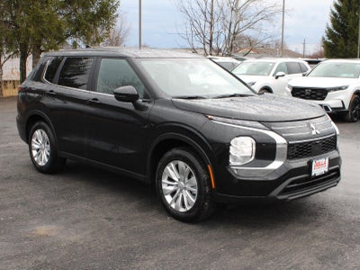 2026 Mitsubishi Outlander ES