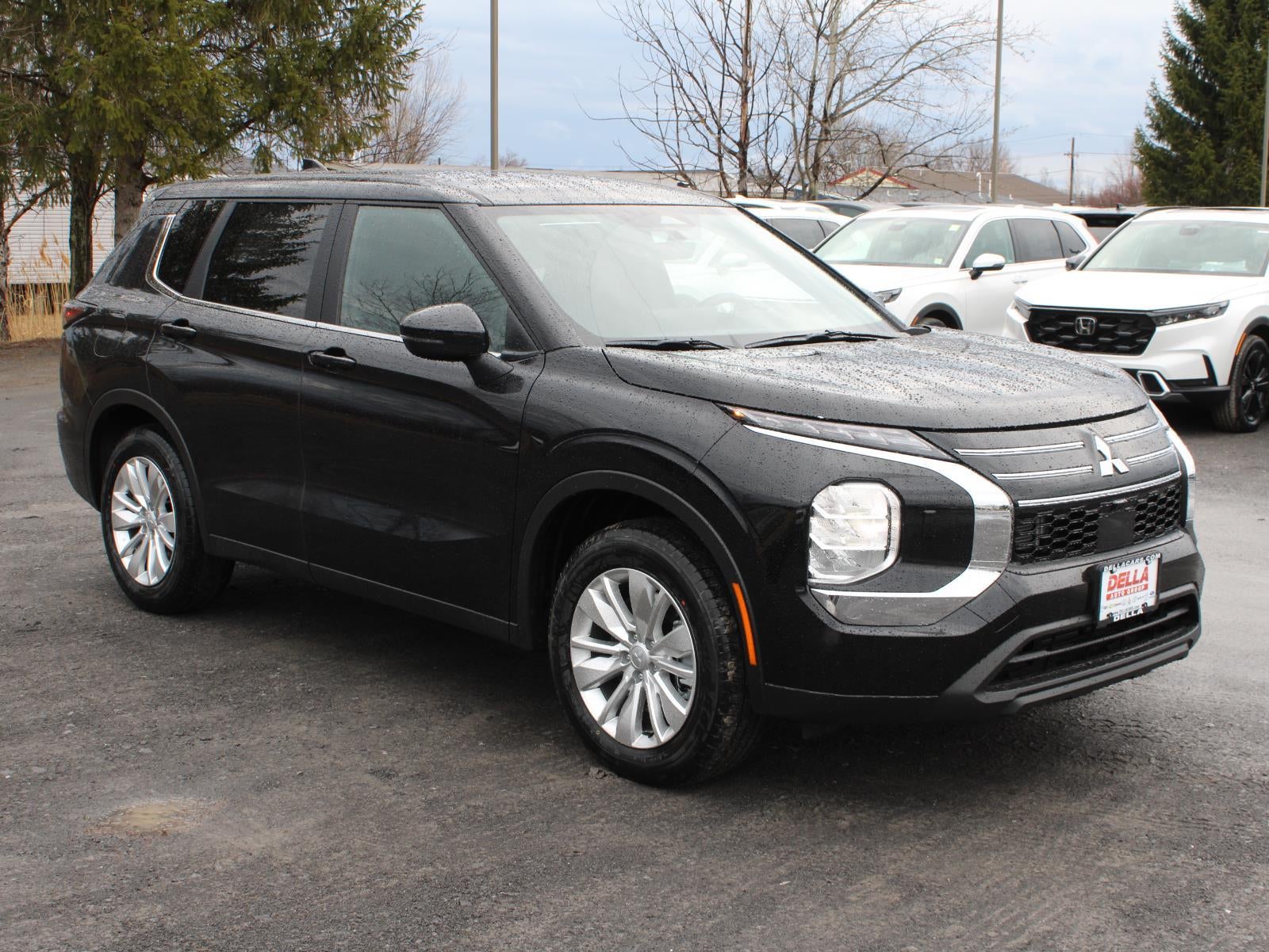 2026 Mitsubishi Outlander ES