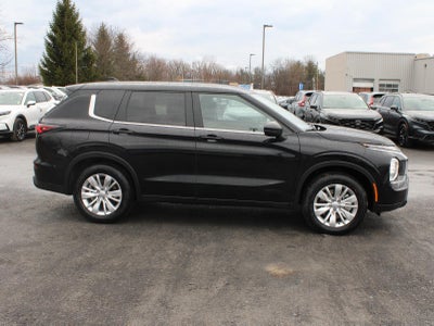 2026 Mitsubishi Outlander ES