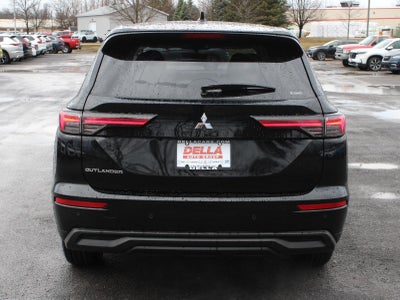 2026 Mitsubishi Outlander ES