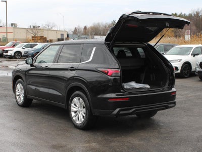 2026 Mitsubishi Outlander ES