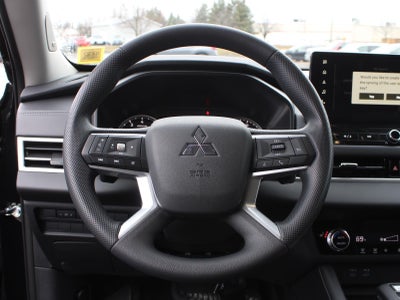 2026 Mitsubishi Outlander ES