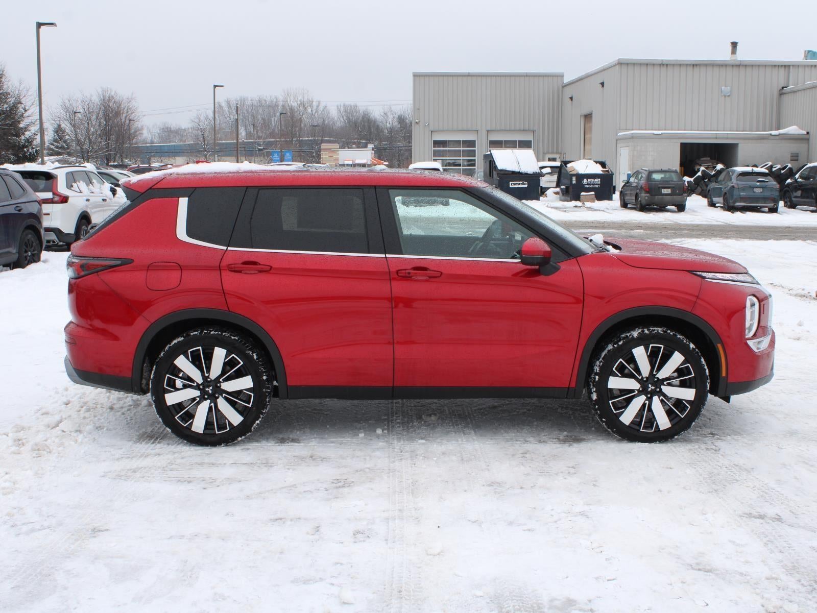 2025 Mitsubishi Outlander SE