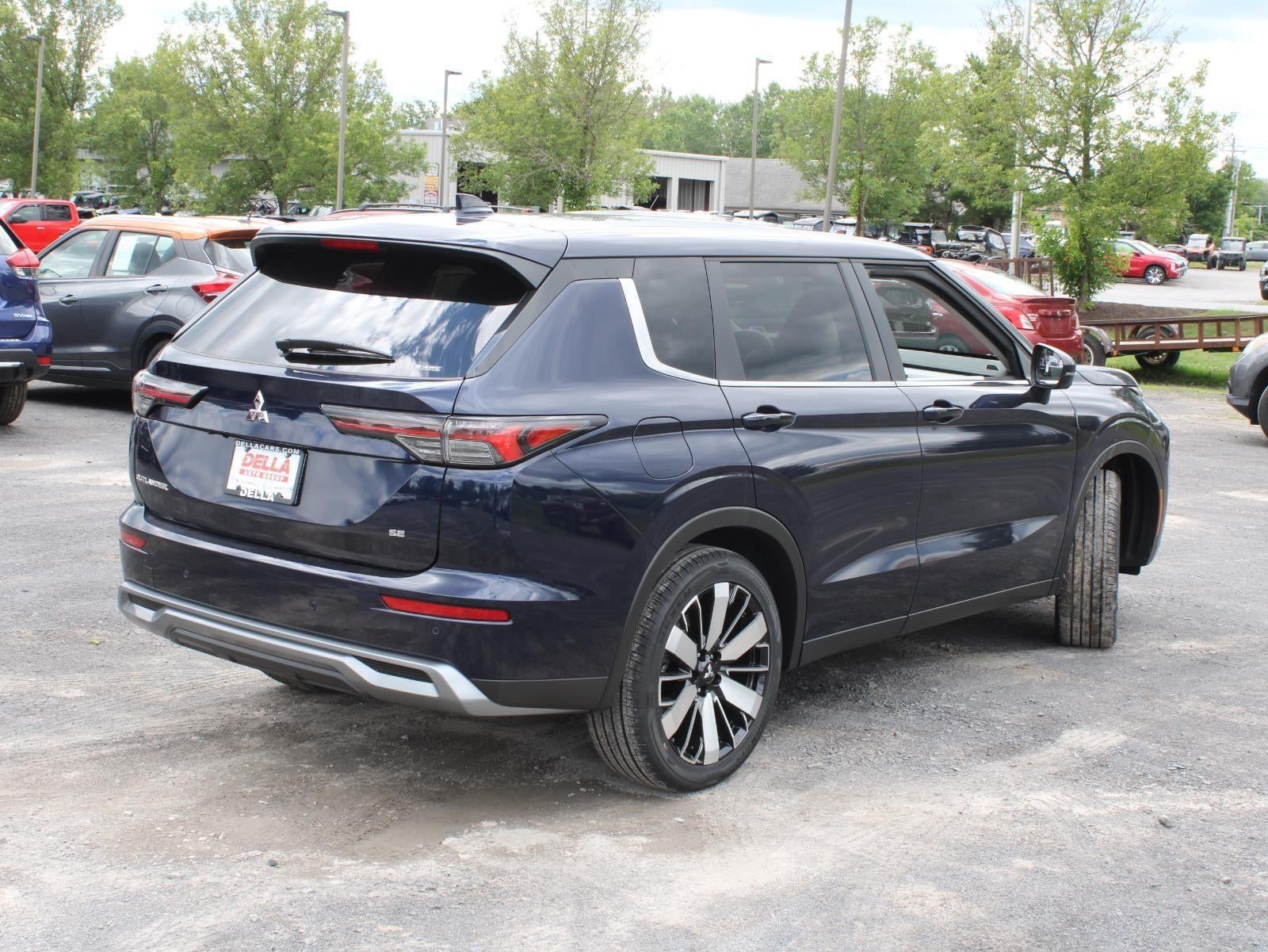 2025 Mitsubishi Outlander SE