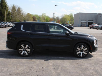 2025 Mitsubishi Outlander SE