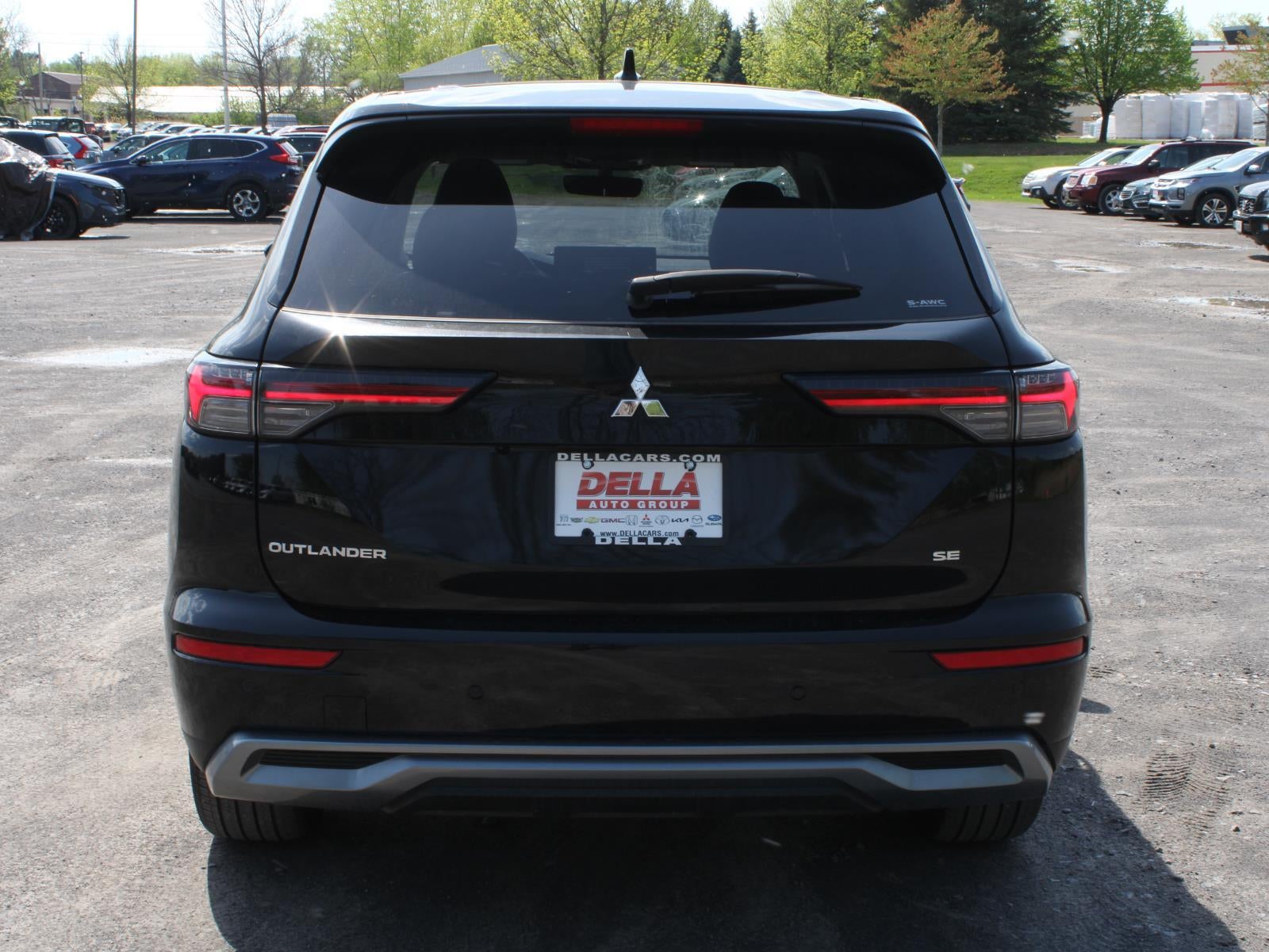 2025 Mitsubishi Outlander SE