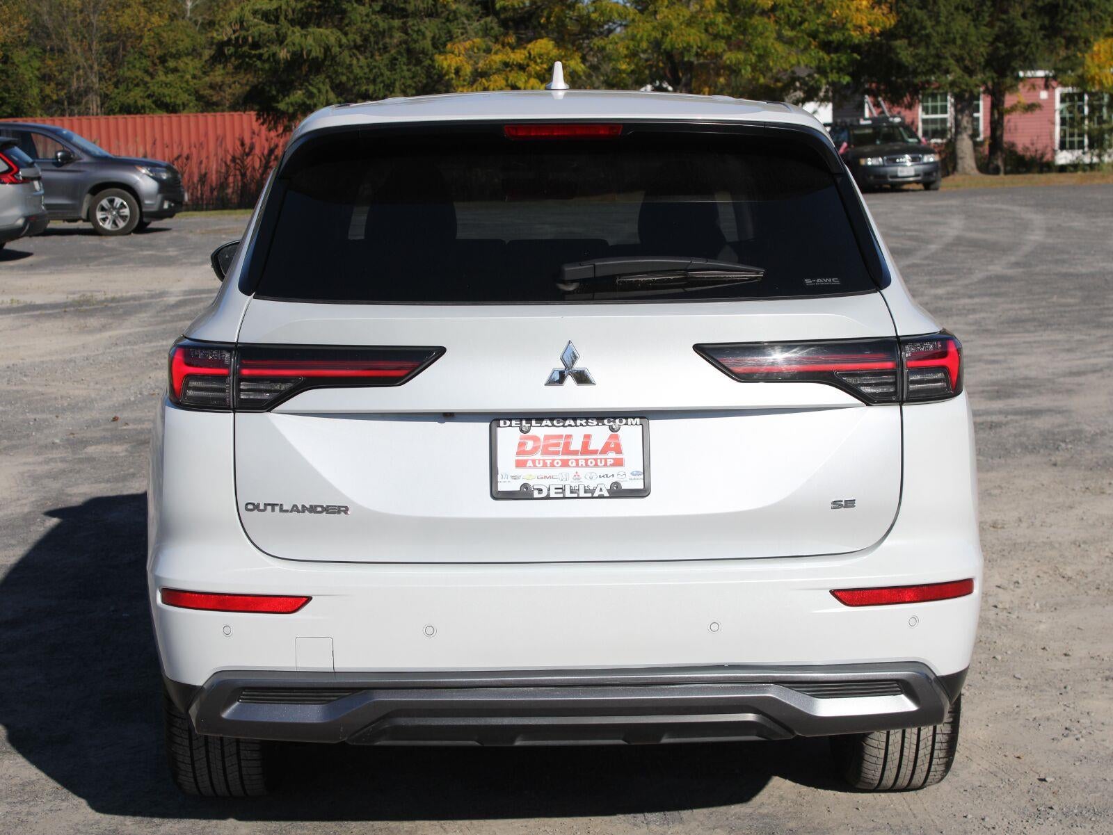 2025 Mitsubishi Outlander SE