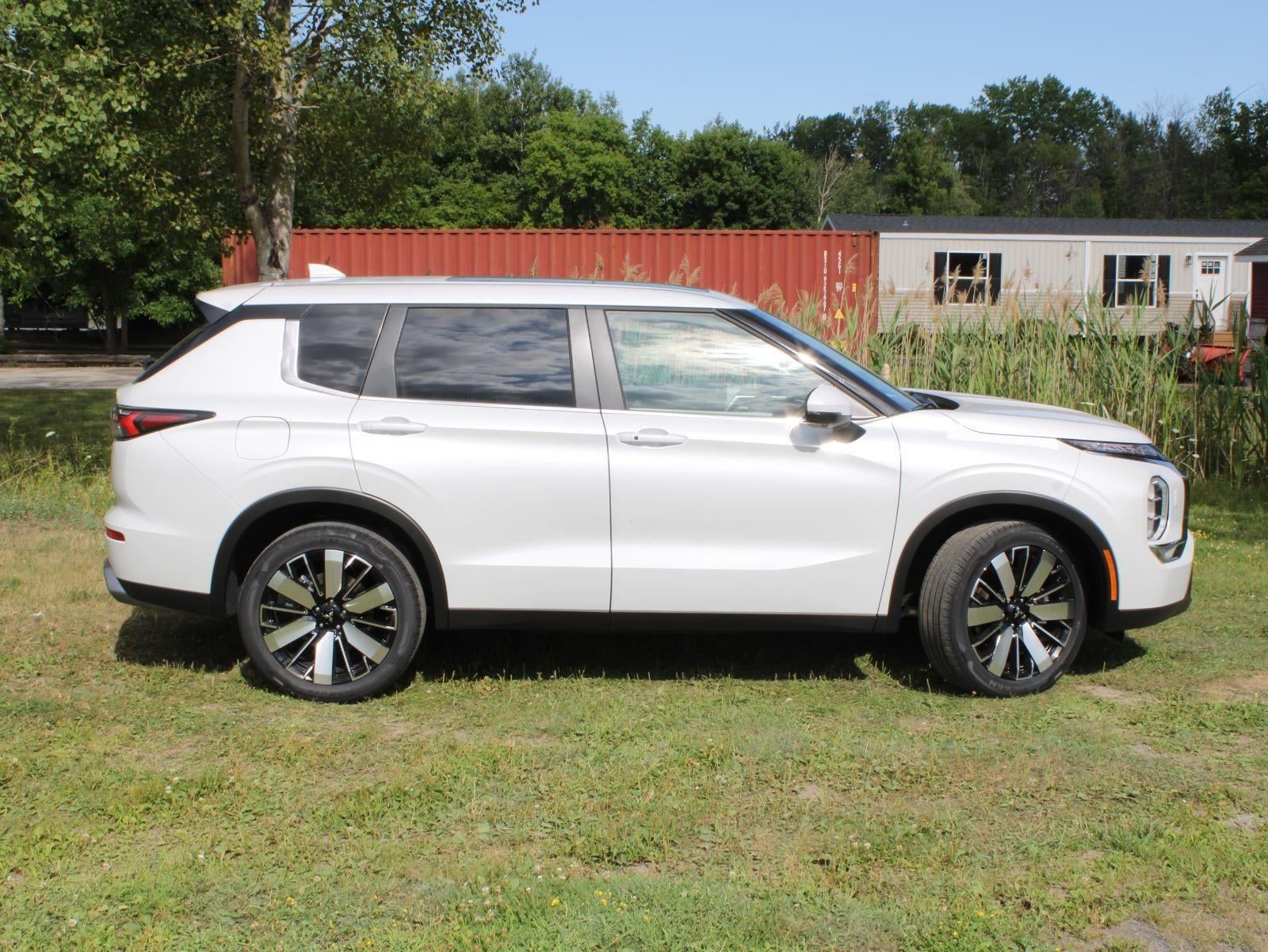 2025 Mitsubishi Outlander SE