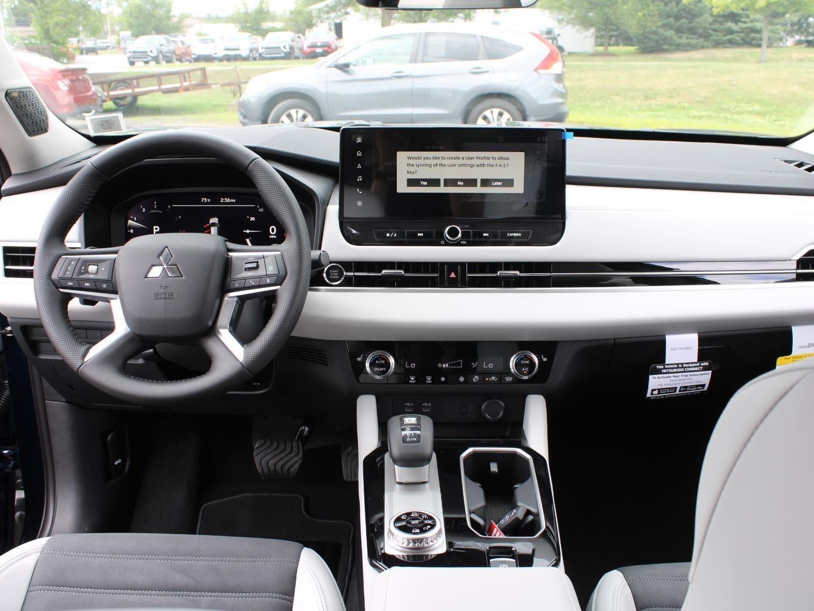 2025 Mitsubishi Outlander SE