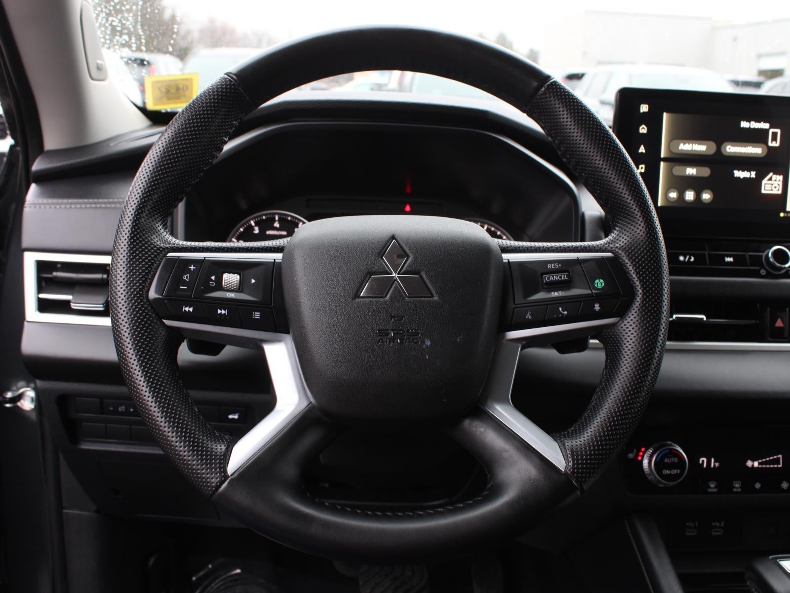 2025 Mitsubishi Outlander SE
