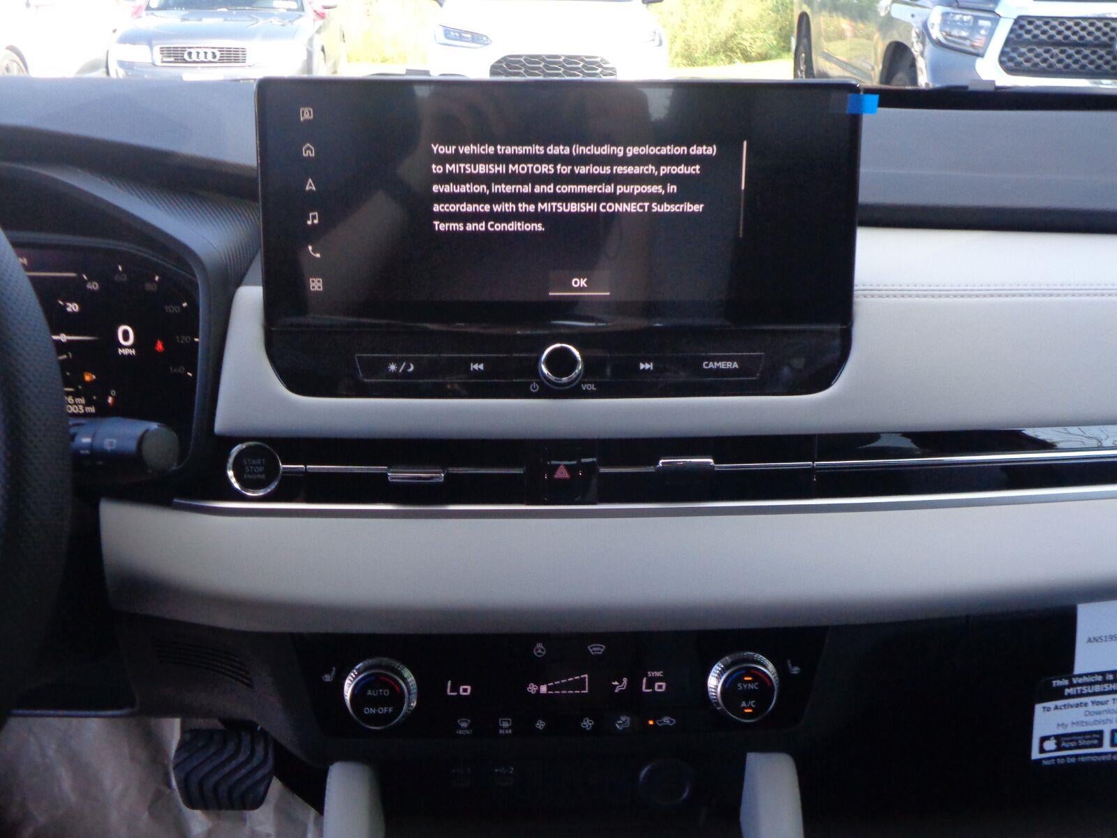 2026 Mitsubishi Outlander SE