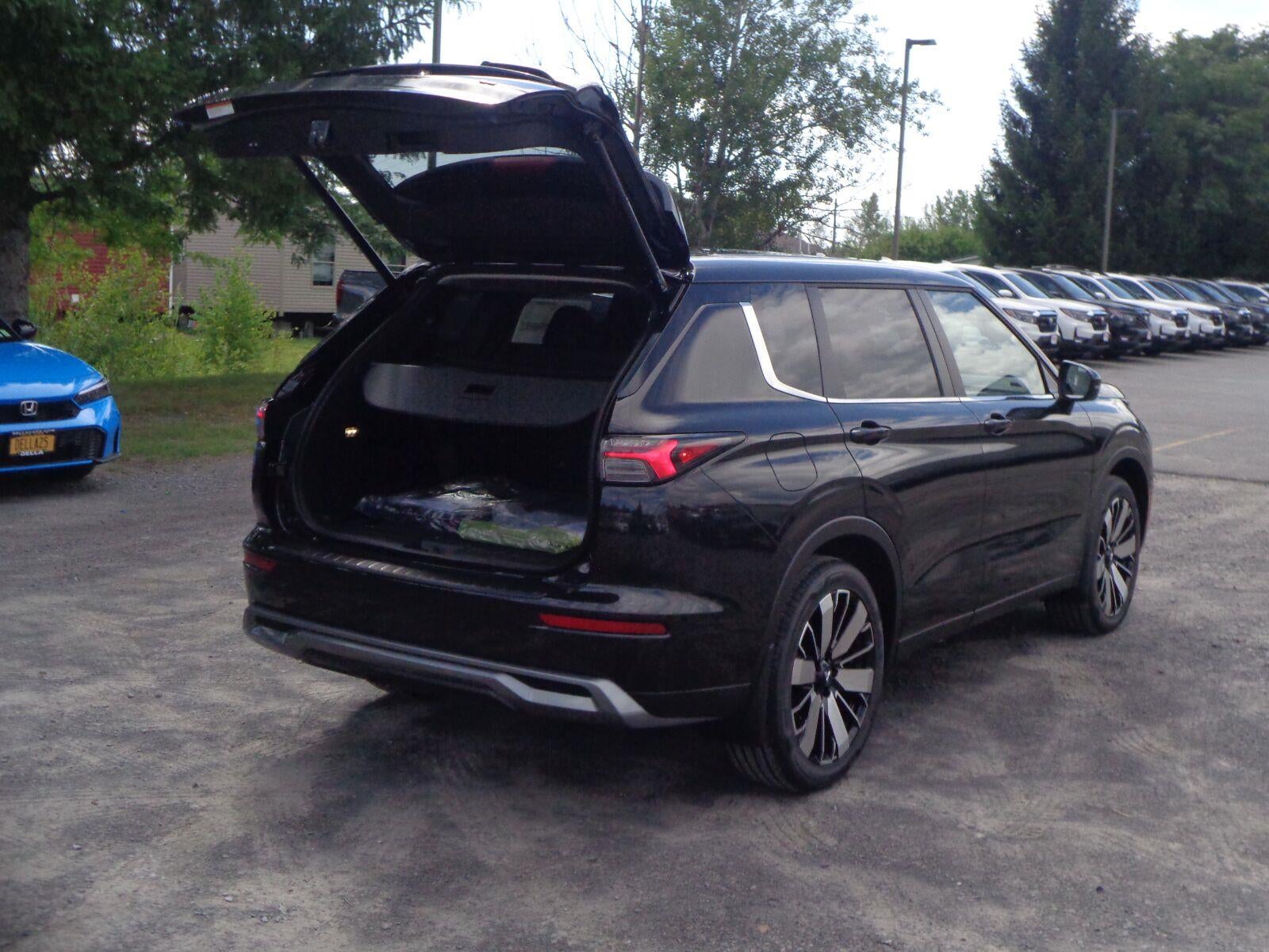 2026 Mitsubishi Outlander SE