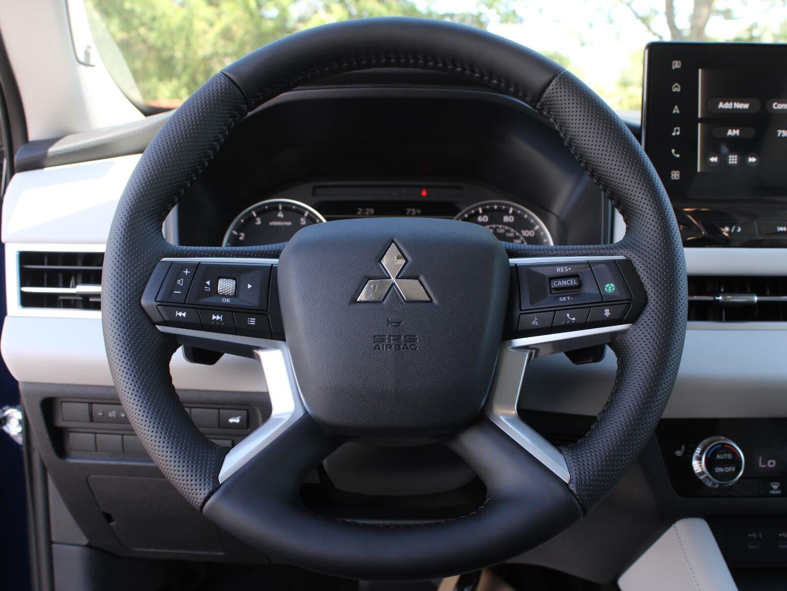 2026 Mitsubishi Outlander SE