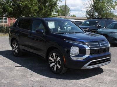 2026 Mitsubishi Outlander SE