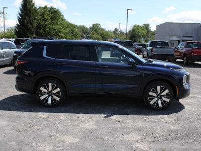 2026 Mitsubishi Outlander SE