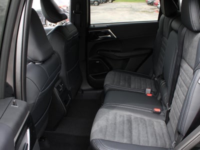2026 Mitsubishi Outlander LE