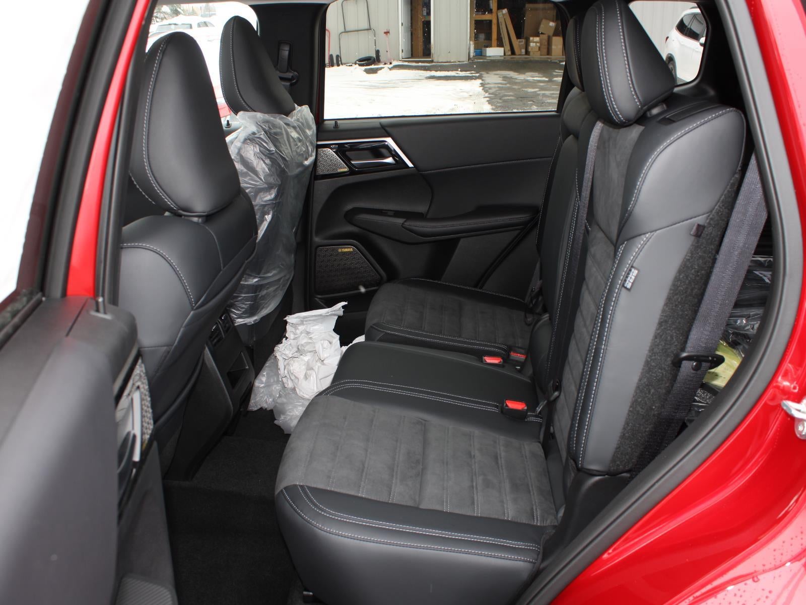 2026 Mitsubishi Outlander SE