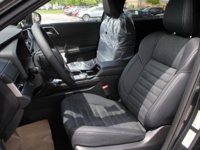 2026 Mitsubishi Outlander LE