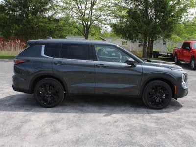 2026 Mitsubishi Outlander LE
