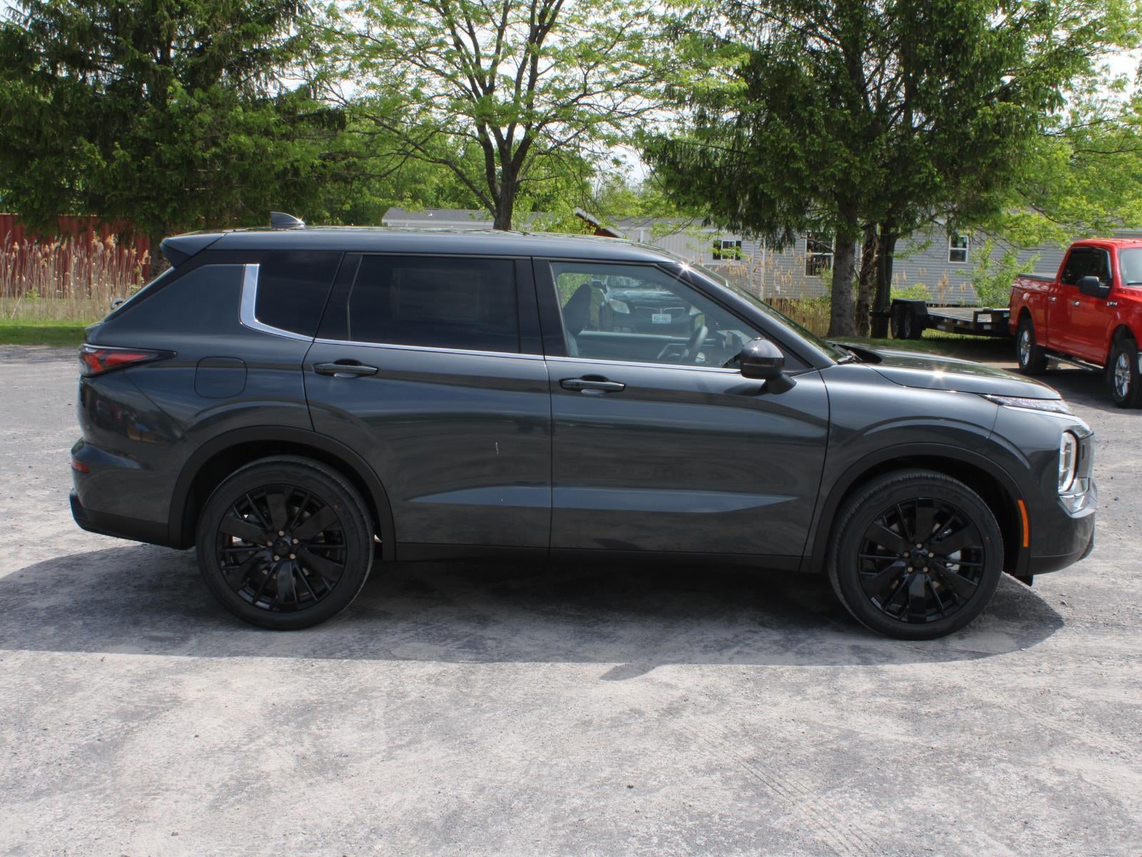 2026 Mitsubishi Outlander LE