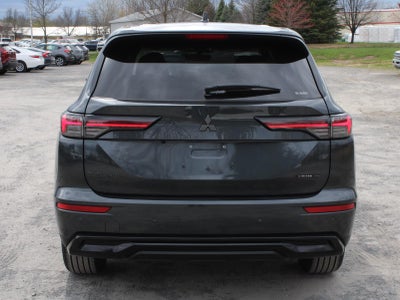 2026 Mitsubishi Outlander LE
