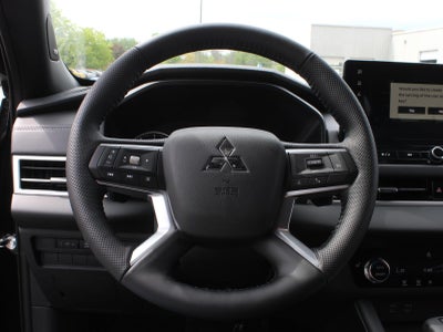2026 Mitsubishi Outlander LE