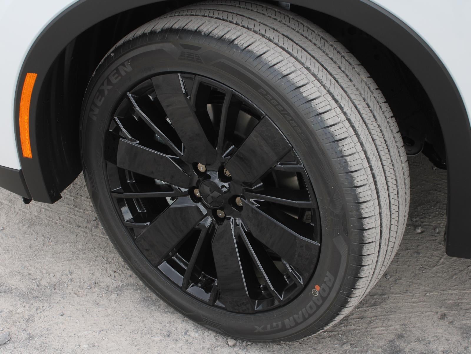 2026 Mitsubishi Outlander LE