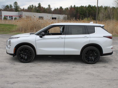 2026 Mitsubishi Outlander LE
