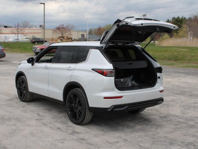 2026 Mitsubishi Outlander LE