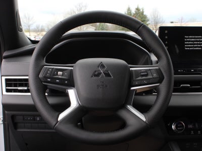 2026 Mitsubishi Outlander LE
