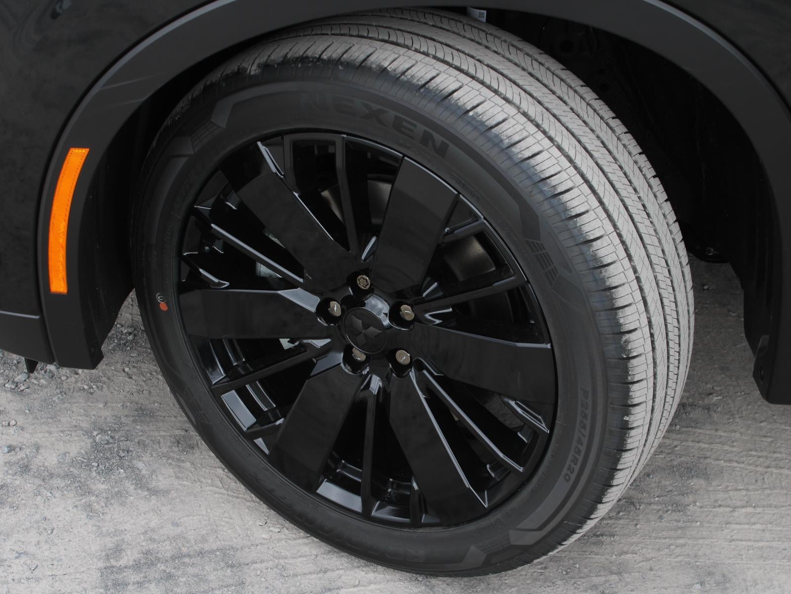 2026 Mitsubishi Outlander LE
