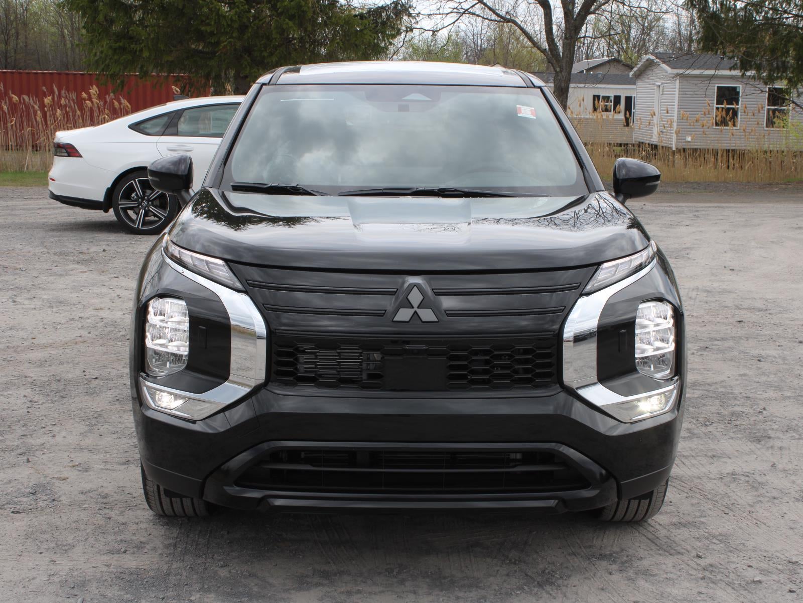 2026 Mitsubishi Outlander LE