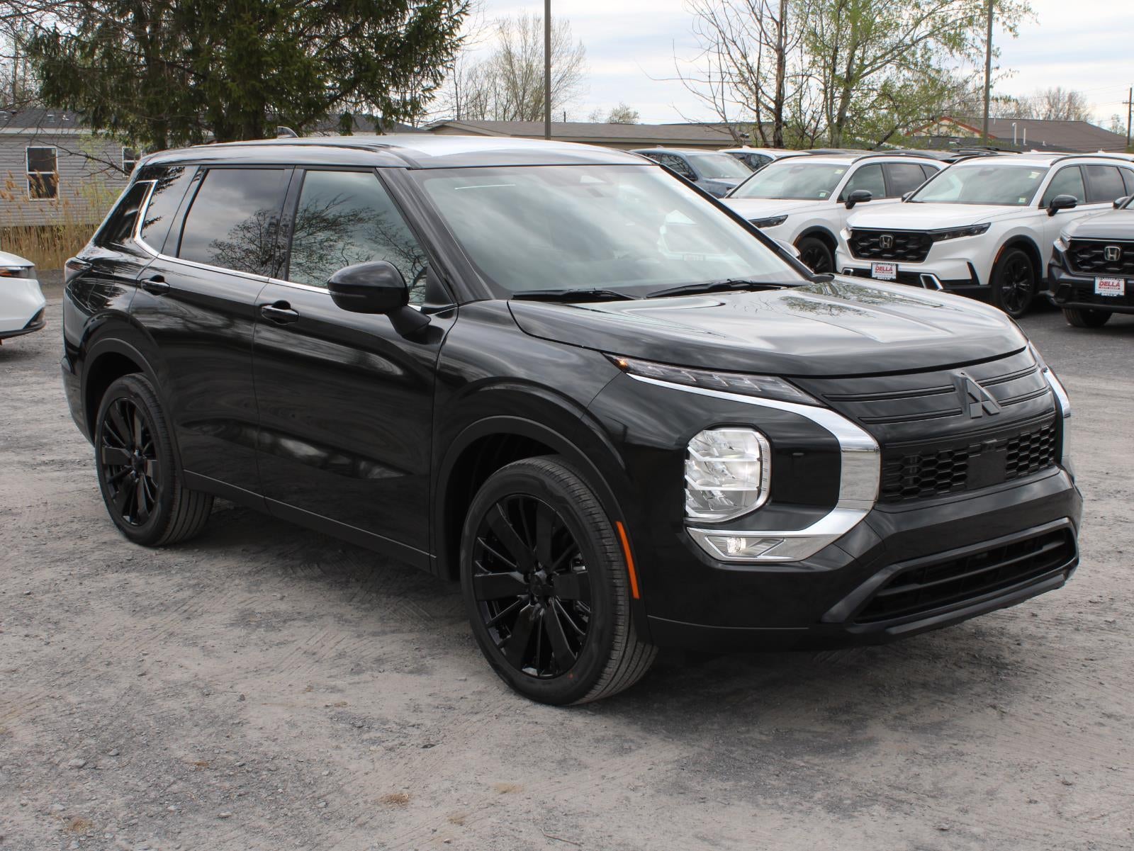 2026 Mitsubishi Outlander LE