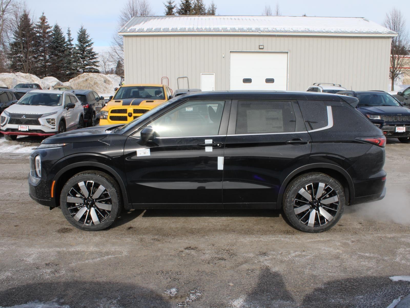 2026 Mitsubishi Outlander SE