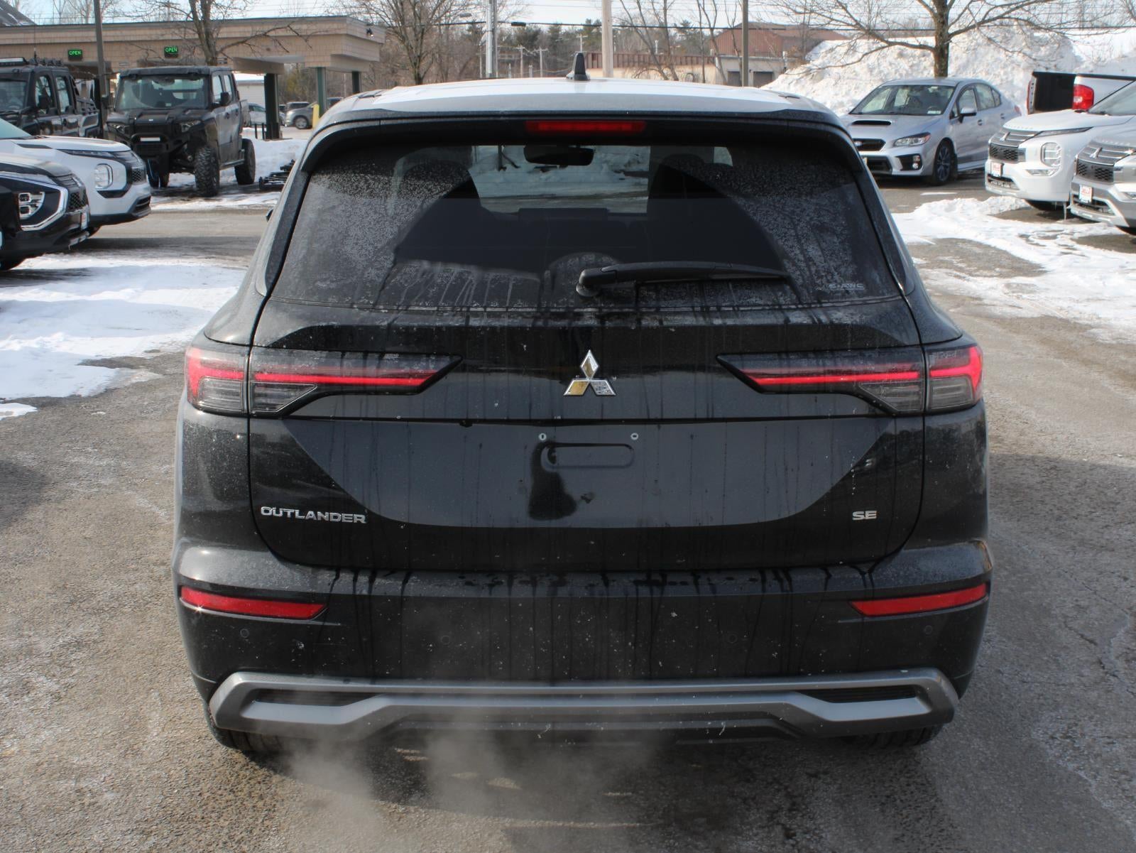 2026 Mitsubishi Outlander SE