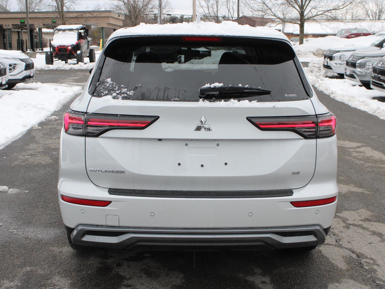 2026 Mitsubishi Outlander SE