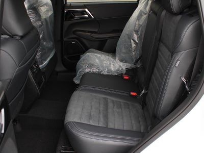 2026 Mitsubishi Outlander LE