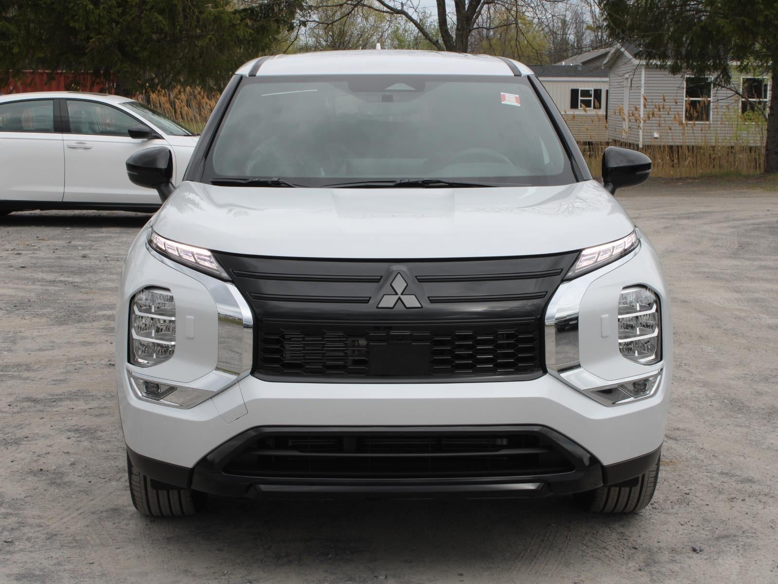 2026 Mitsubishi Outlander LE