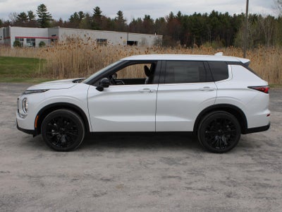 2026 Mitsubishi Outlander LE