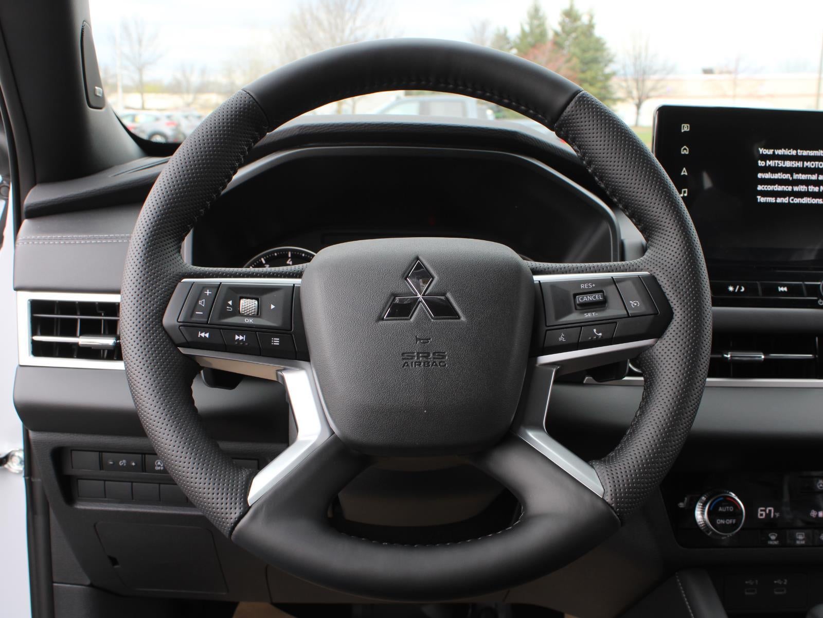 2026 Mitsubishi Outlander LE