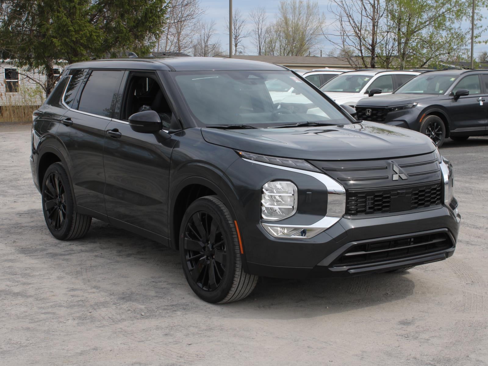 2026 Mitsubishi Outlander LE