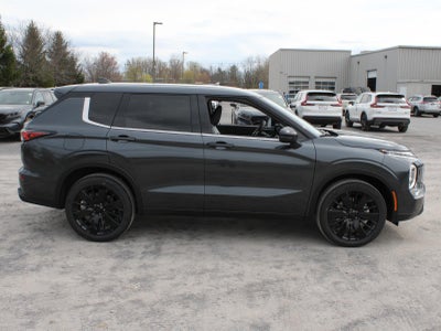2026 Mitsubishi Outlander LE