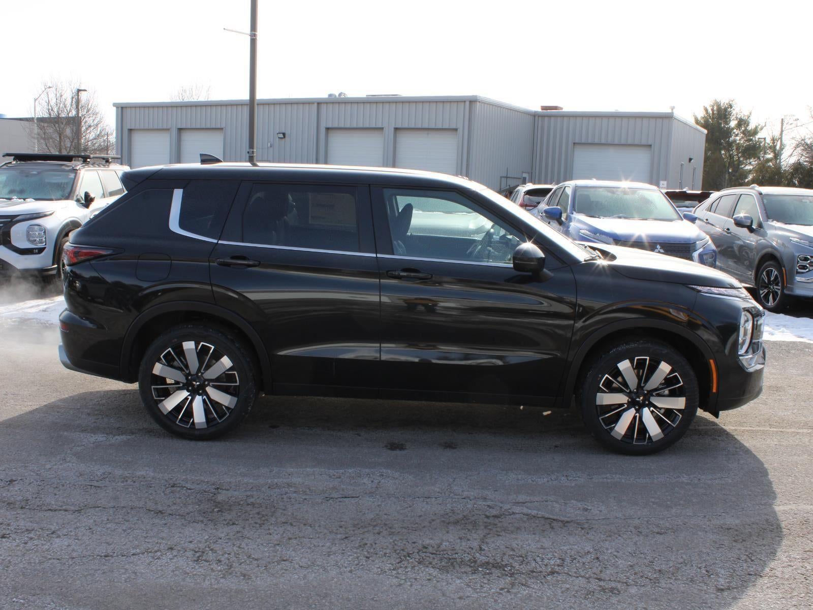 2026 Mitsubishi Outlander SE