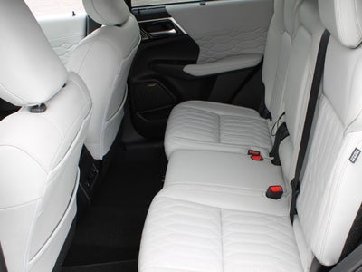 2025 Mitsubishi Outlander Platinum Edition