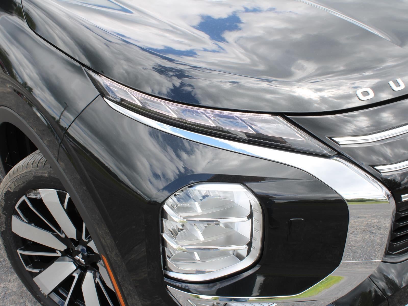 2025 Mitsubishi Outlander Platinum Edition