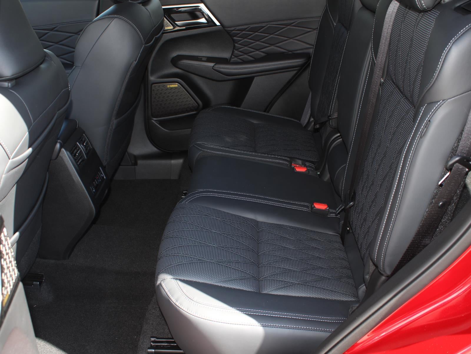 2026 Mitsubishi Outlander Black Edition