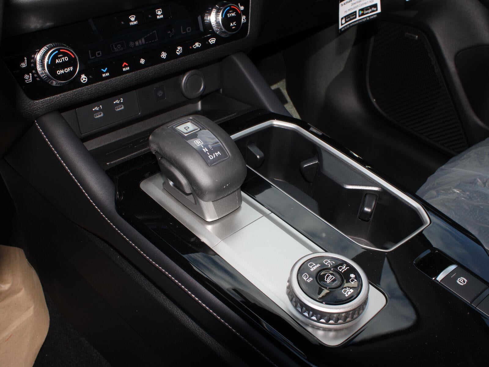 2026 Mitsubishi Outlander SEL