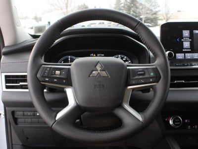 2025 Mitsubishi Outlander Plug-In Hybrid SE
