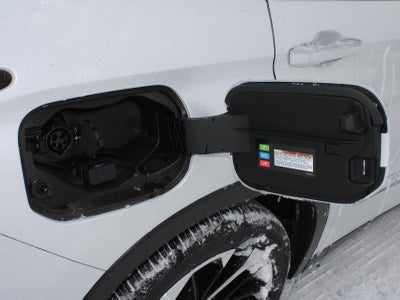 2025 Mitsubishi Outlander Plug-In Hybrid SE